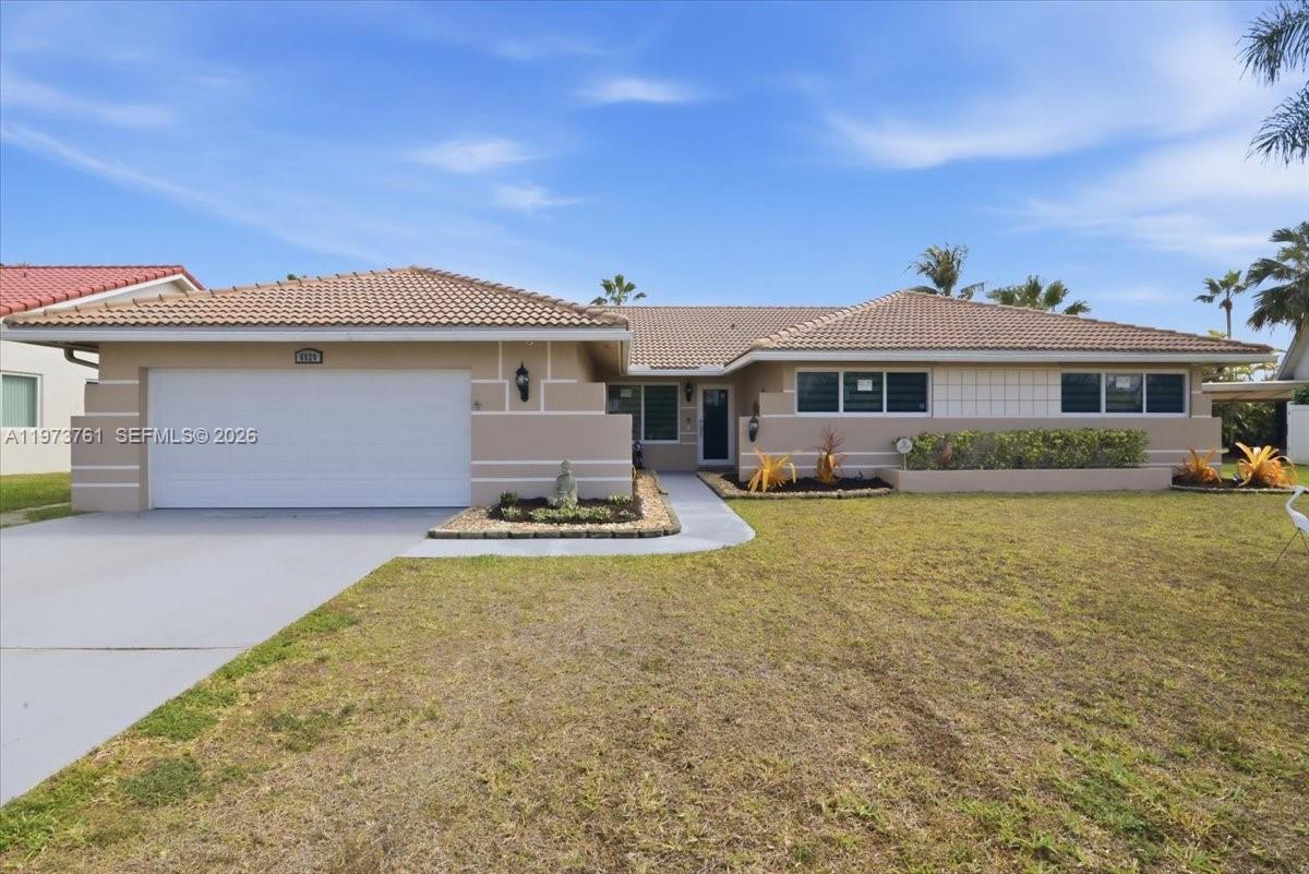 6520 Olde Moat Way Davie, FL 33331