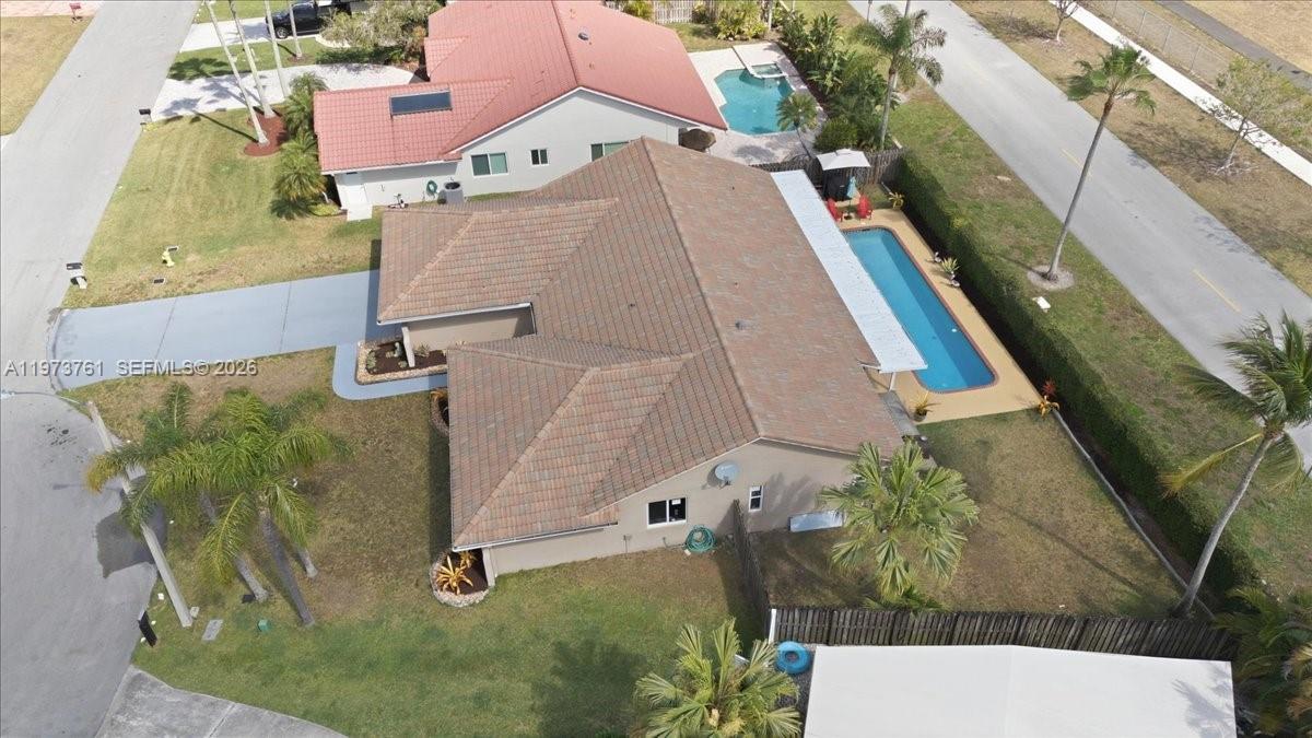 6520 Olde Moat Way Davie, FL 33331