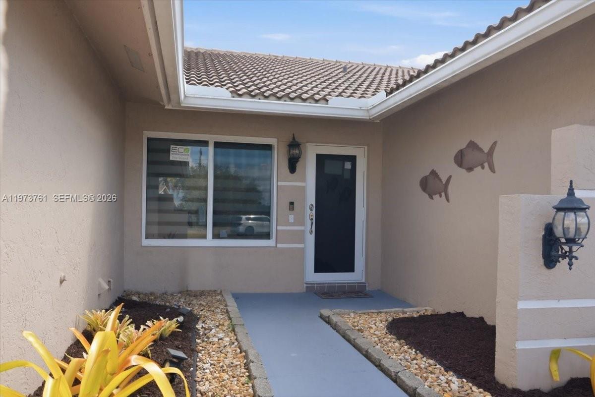 6520 Olde Moat Way Davie, FL 33331