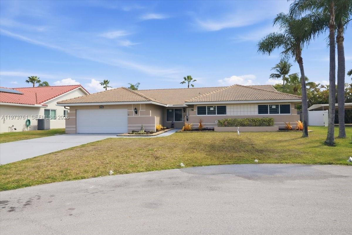 6520 Olde Moat Way Davie, FL 33331
