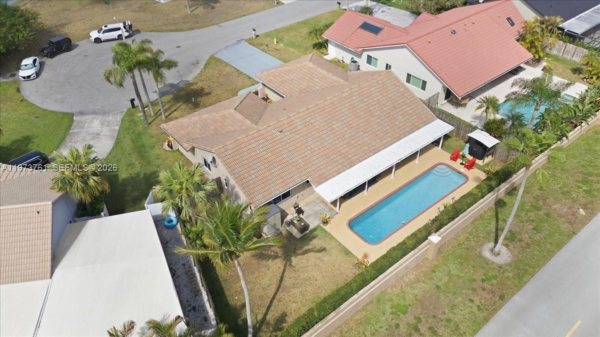 6520 Olde Moat Way Davie, FL 33331