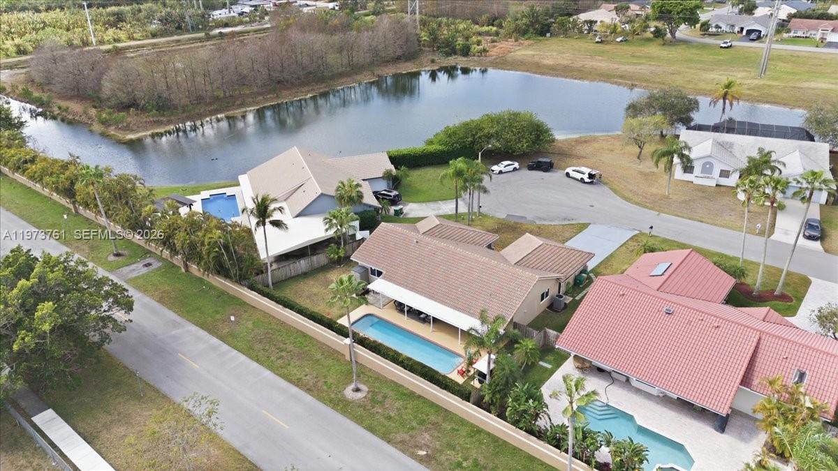6520 Olde Moat Way Davie, FL 33331