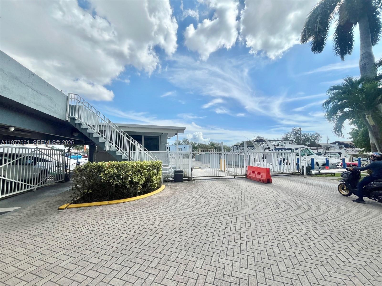 1800 NW 24th Ave #219 Miami, FL 33125