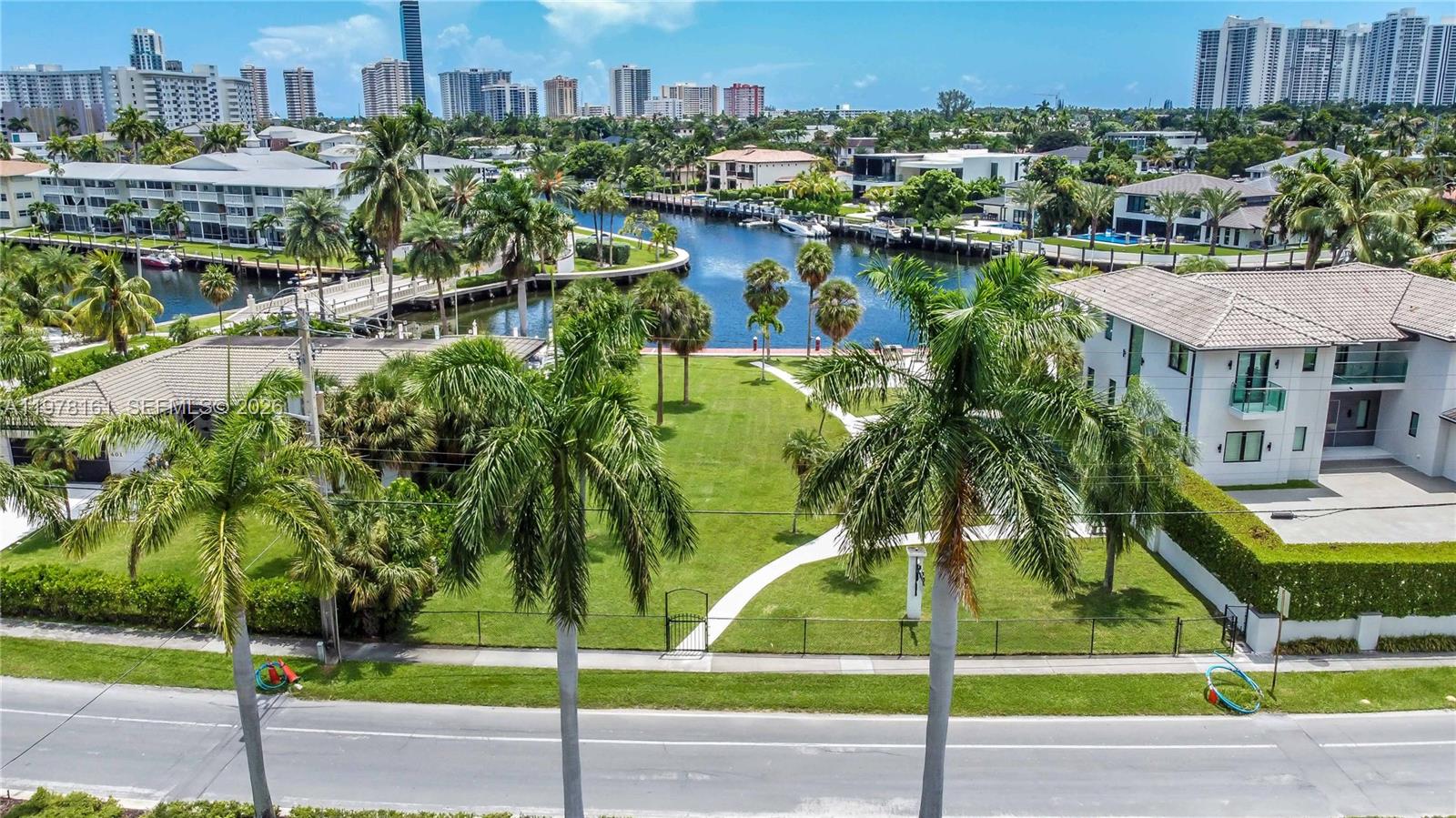 580 Egret Dr #121 Hallandale Beach, FL 33009