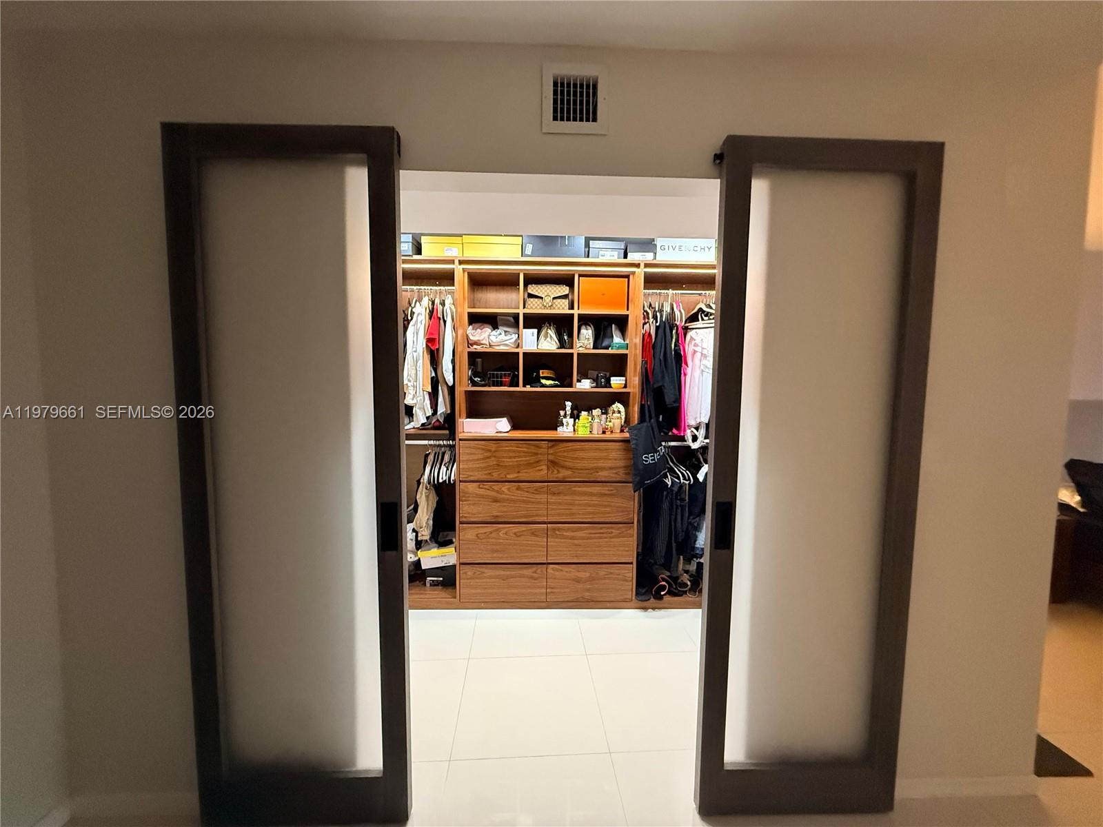 6039 Collins Ave #635 Miami Beach, FL 33140