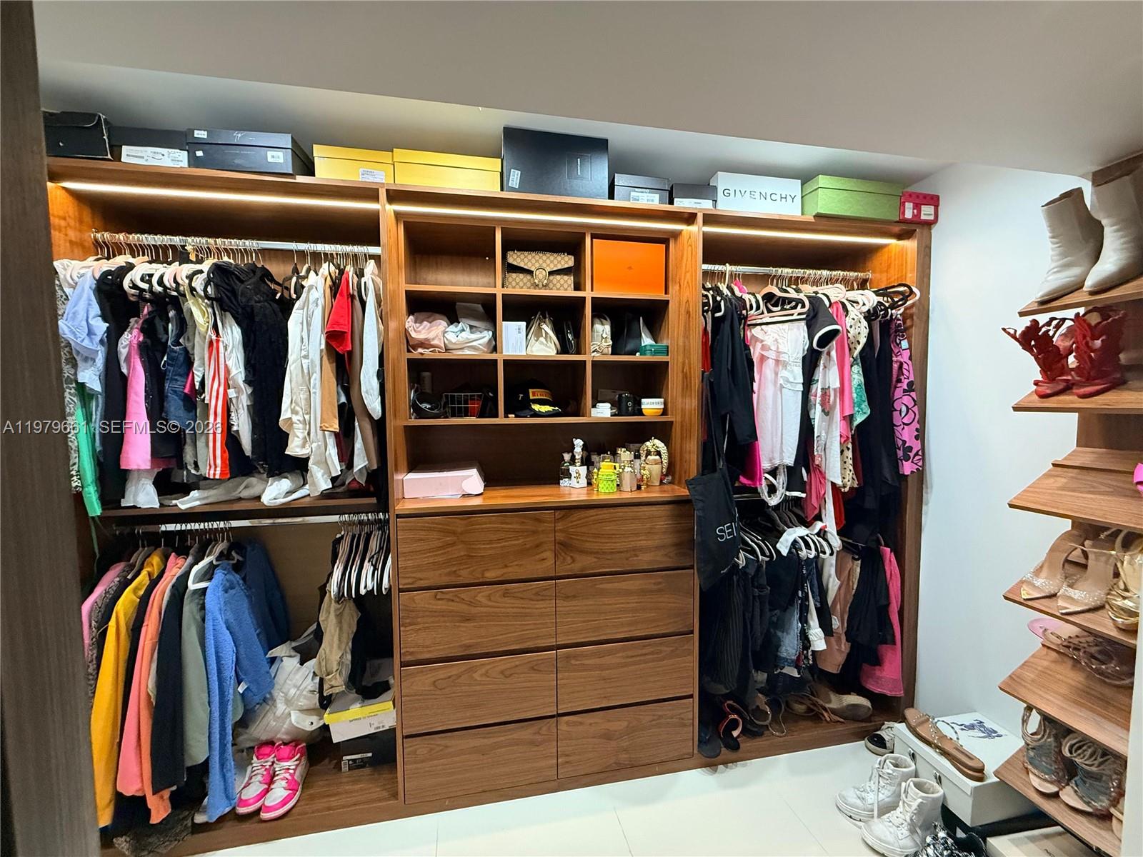 6039 Collins Ave #635 Miami Beach, FL 33140