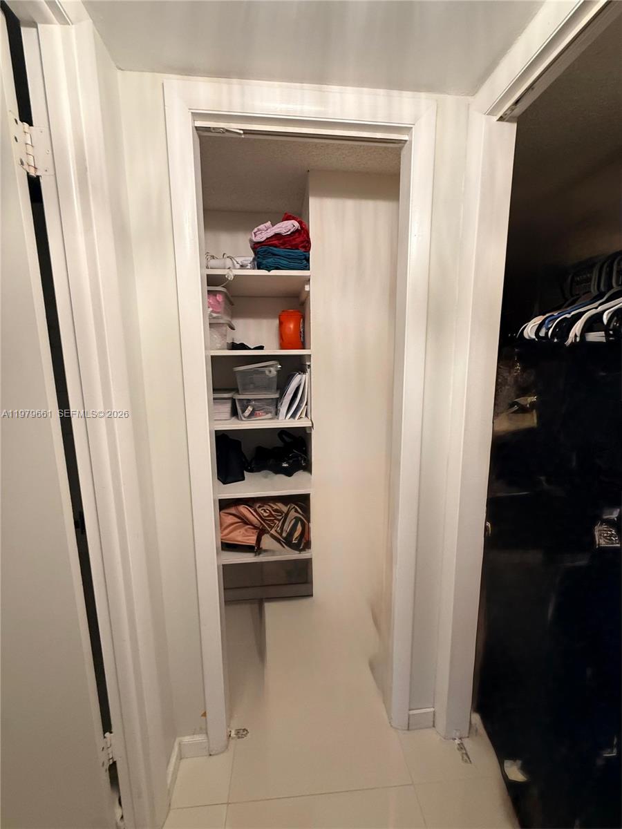 6039 Collins Ave #635 Miami Beach, FL 33140