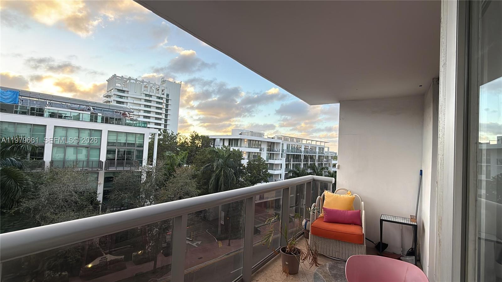 6039 Collins Ave #635 Miami Beach, FL 33140