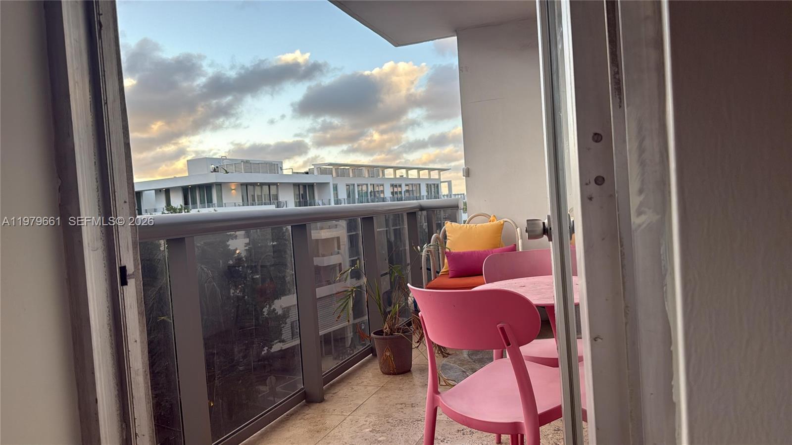 6039 Collins Ave #635 Miami Beach, FL 33140