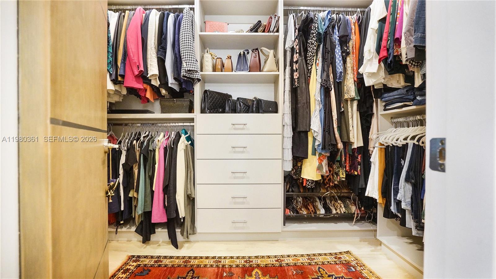 3075 Mary St Miami, FL 33133