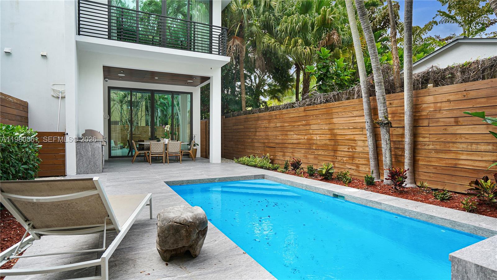 3075 Mary St Miami, FL 33133