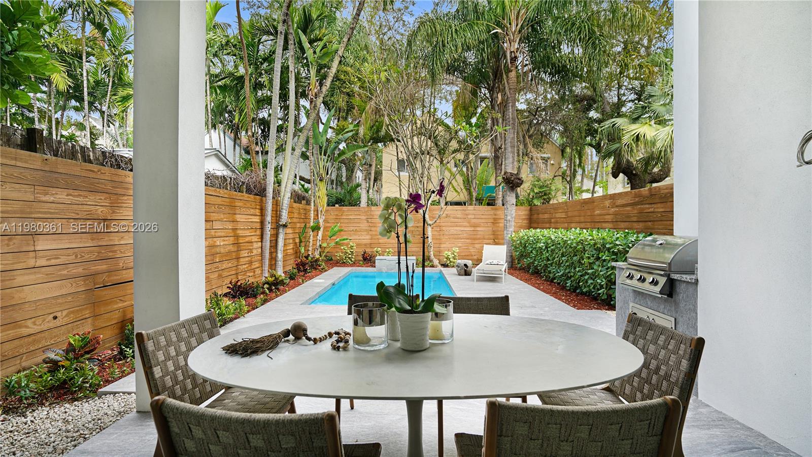 3075 Mary St Miami, FL 33133