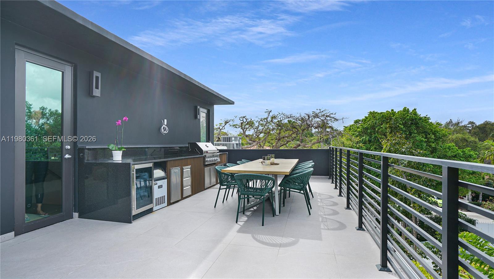 3075 Mary St Miami, FL 33133