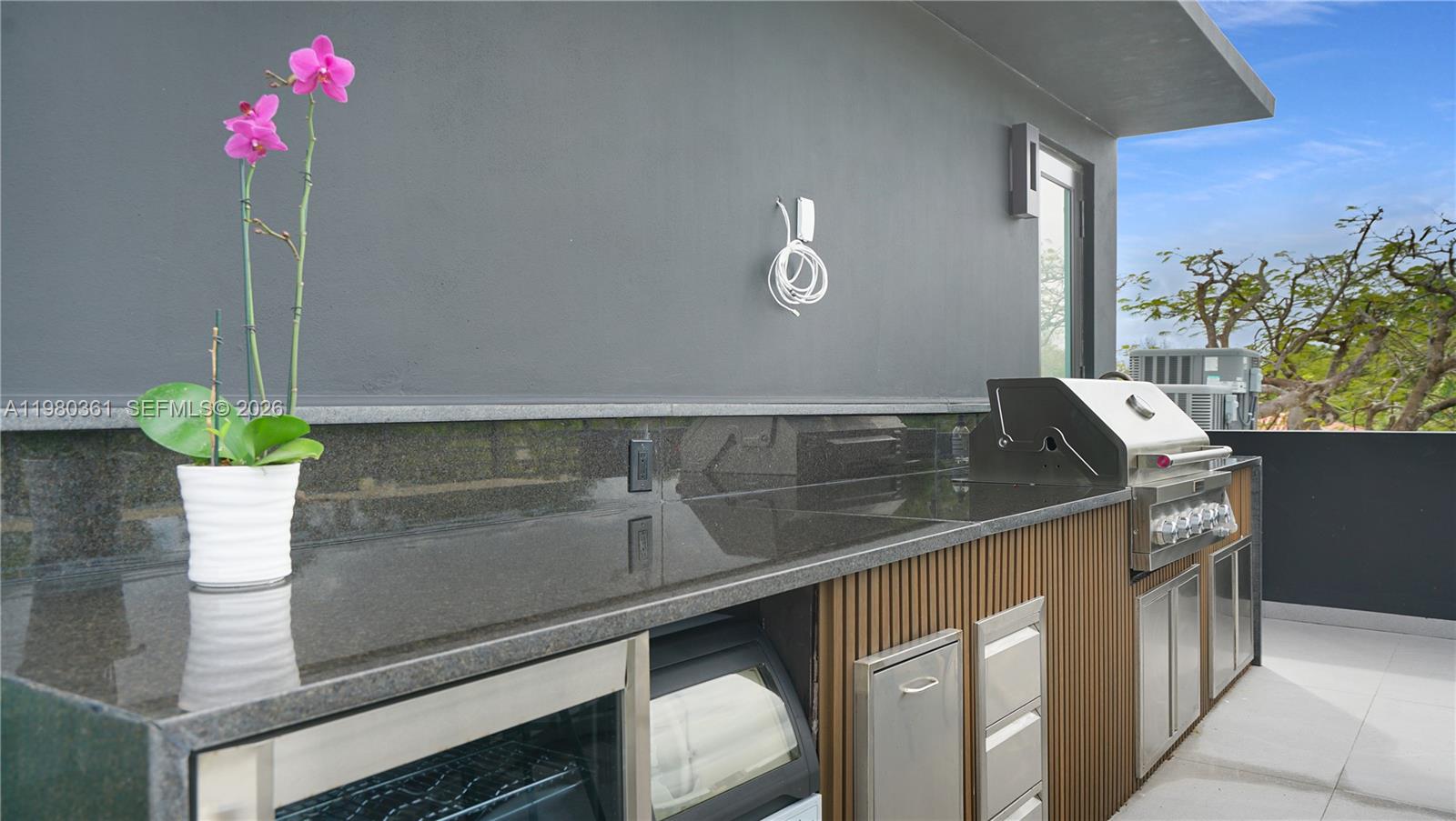 3075 Mary St Miami, FL 33133