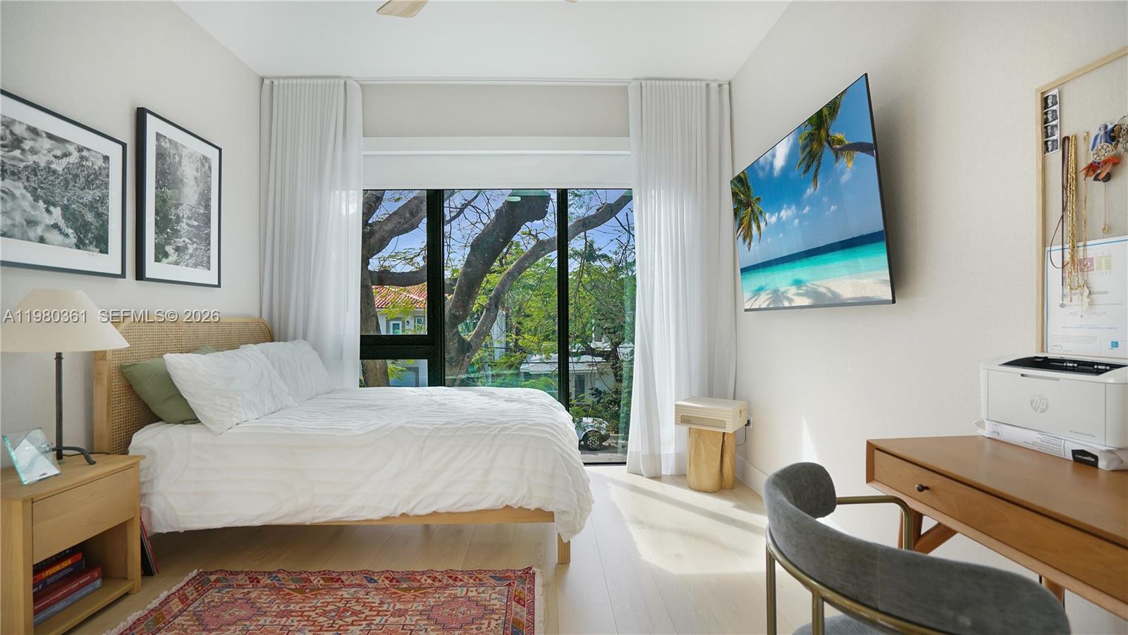 3075 Mary St Miami, FL 33133