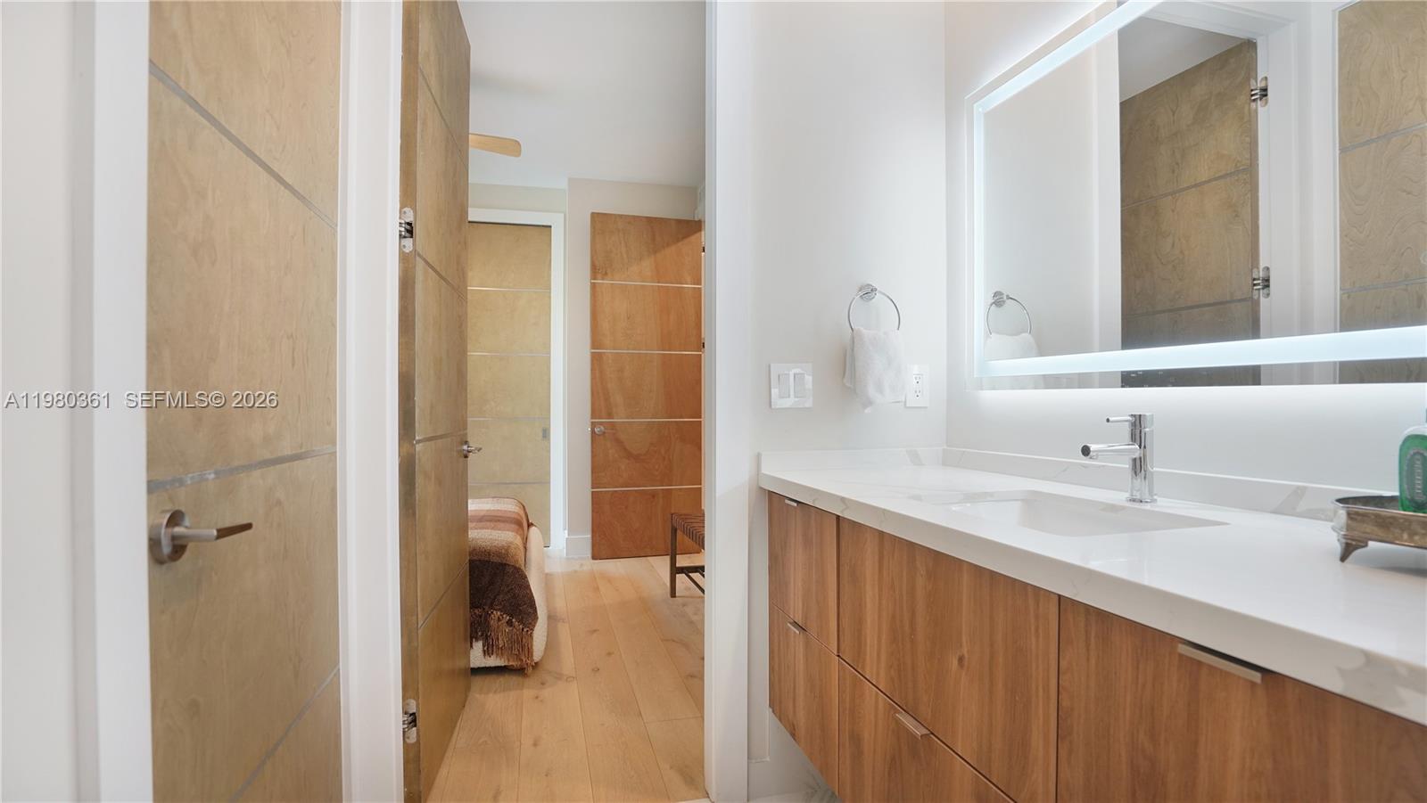 3075 Mary St Miami, FL 33133