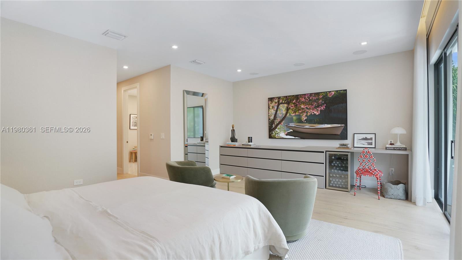 3075 Mary St Miami, FL 33133