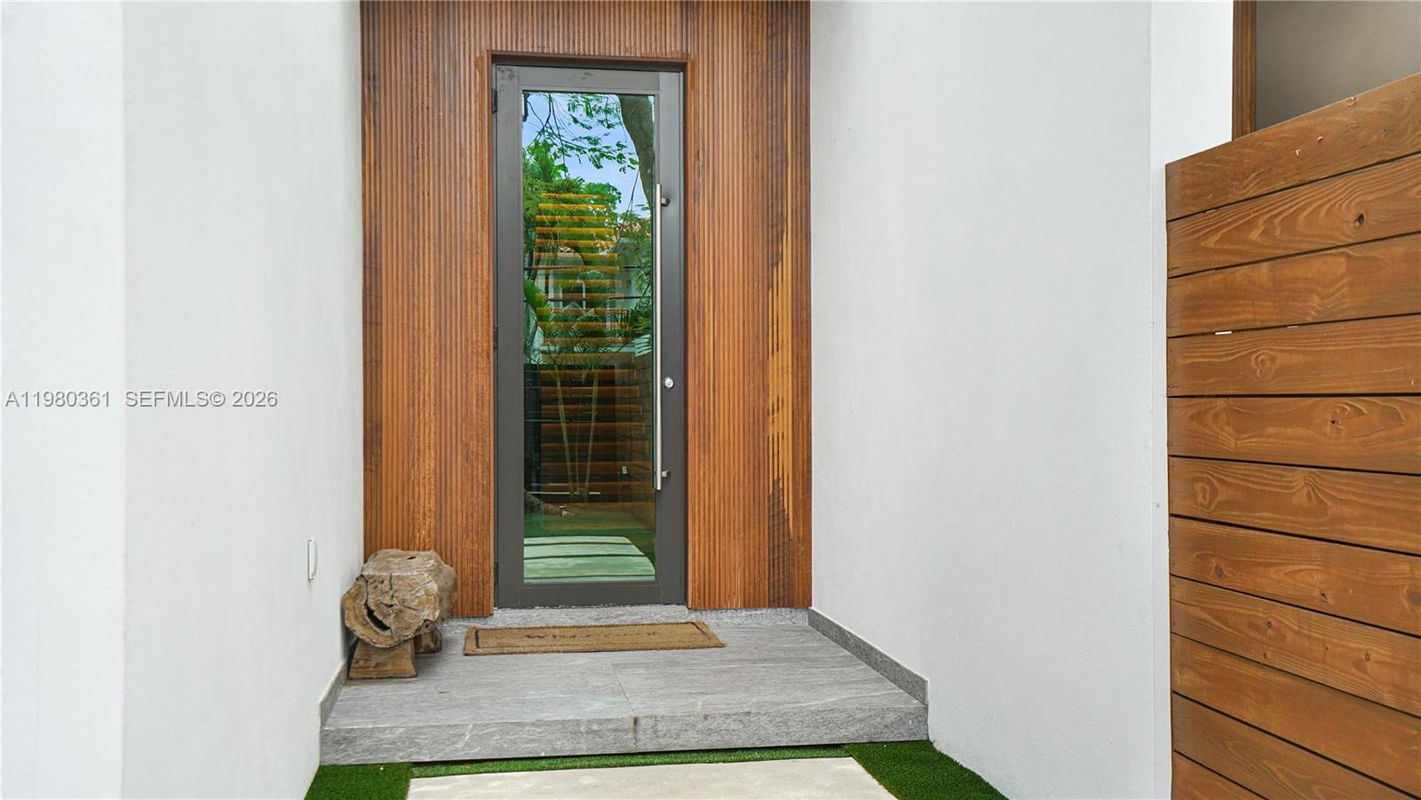 3075 Mary St Miami, FL 33133