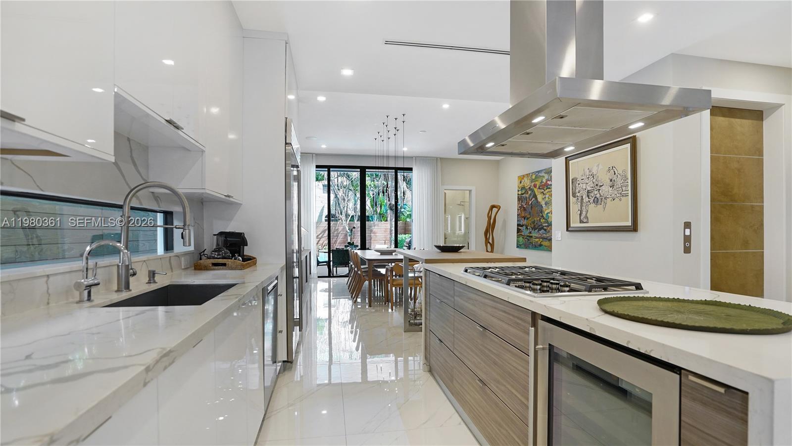 3075 Mary St Miami, FL 33133