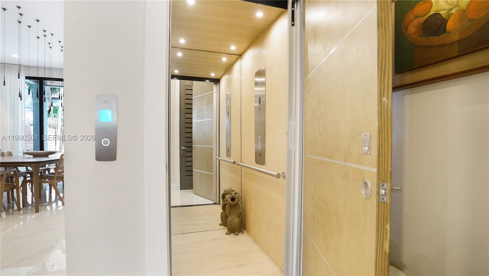 3075 Mary St Miami, FL 33133