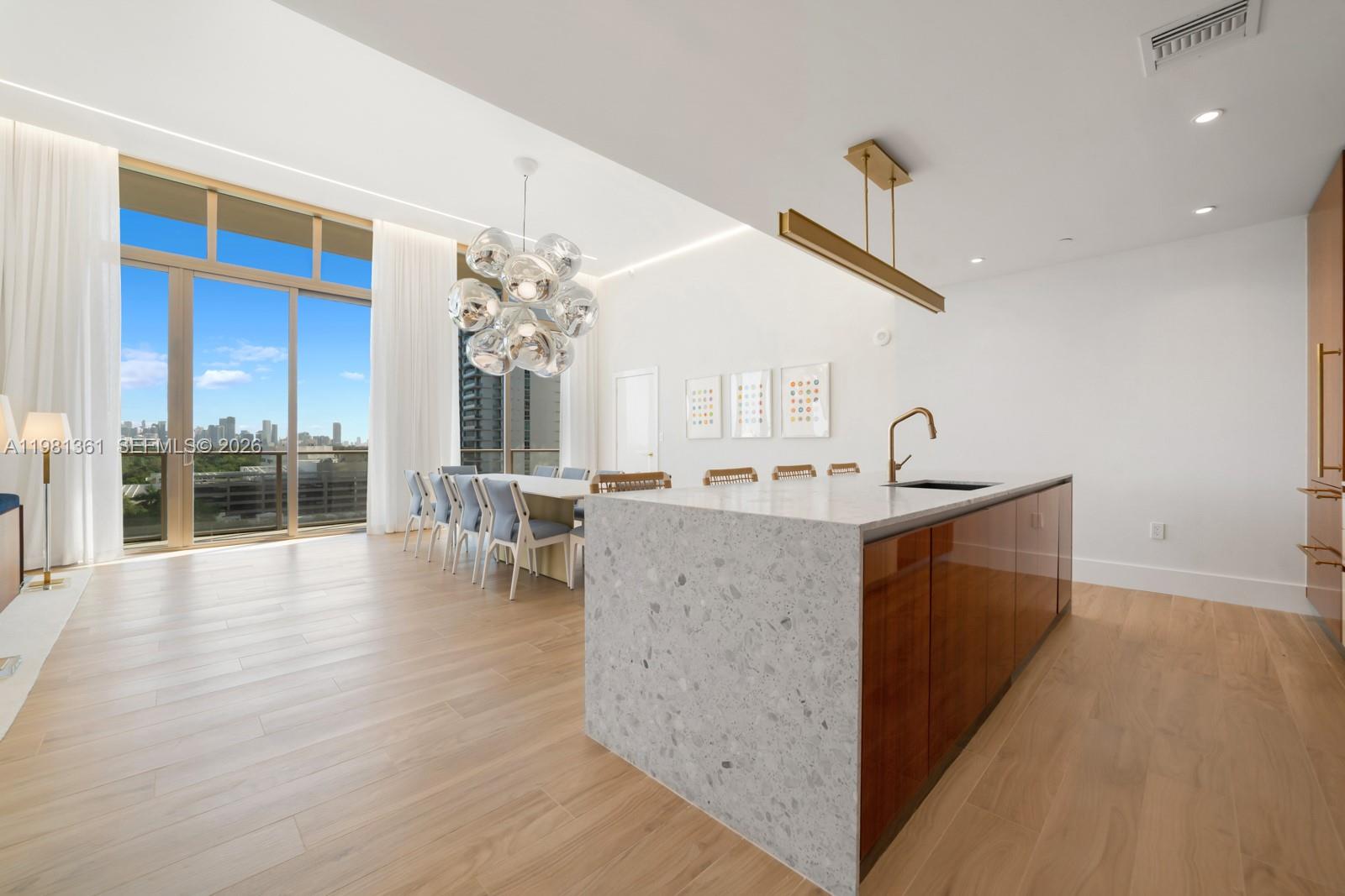 2678 Tigertail Ave #802 Coconut Grove, FL 33133