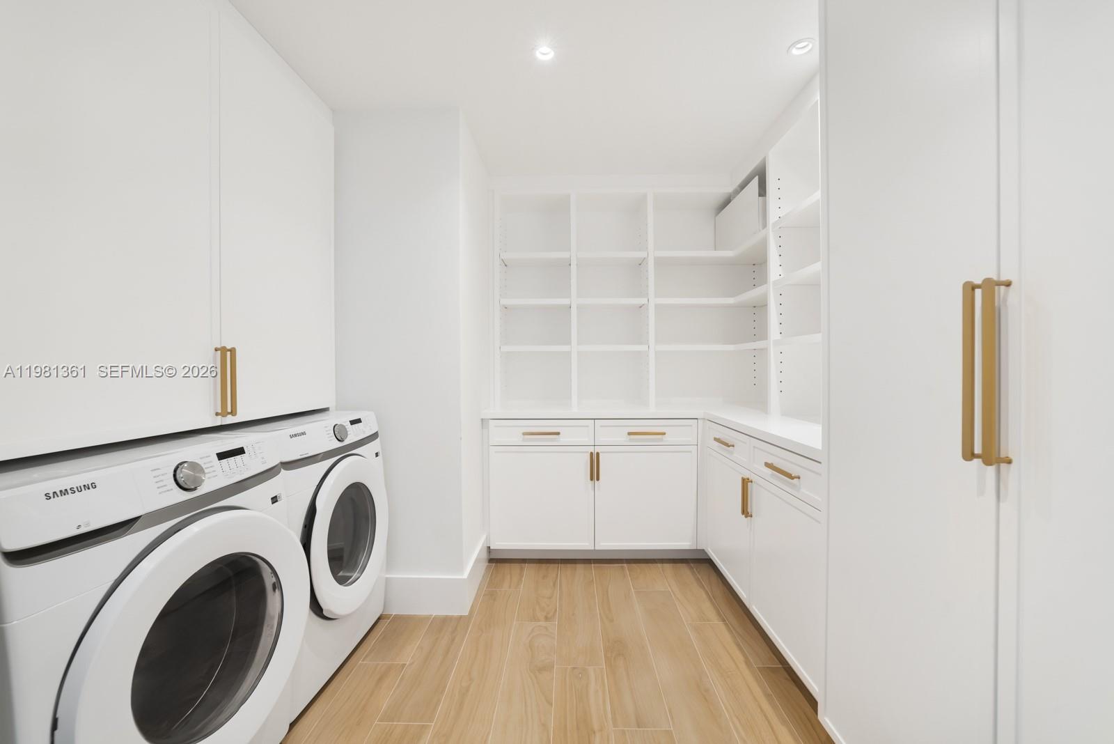 2678 Tigertail Ave #802 Coconut Grove, FL 33133