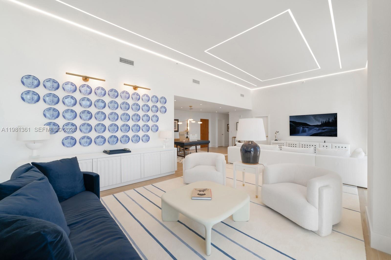 2678 Tigertail Ave #802 Coconut Grove, FL 33133