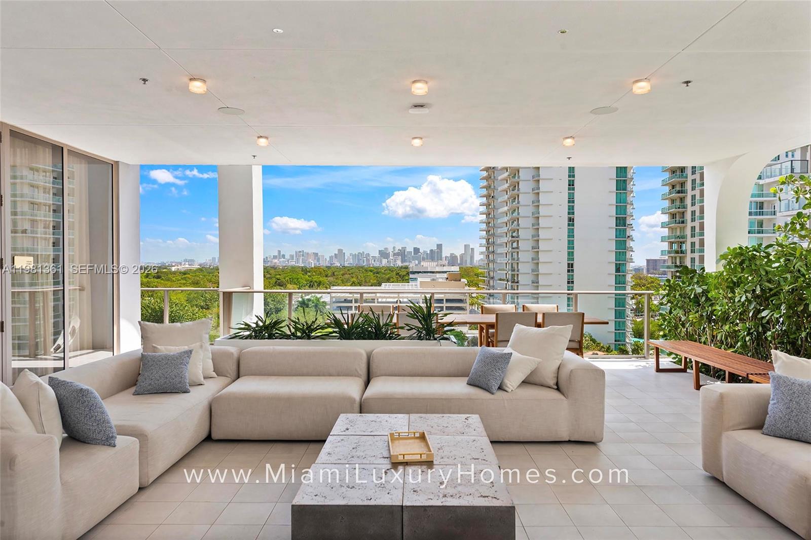 2678 Tigertail Ave #802 Coconut Grove, FL 33133