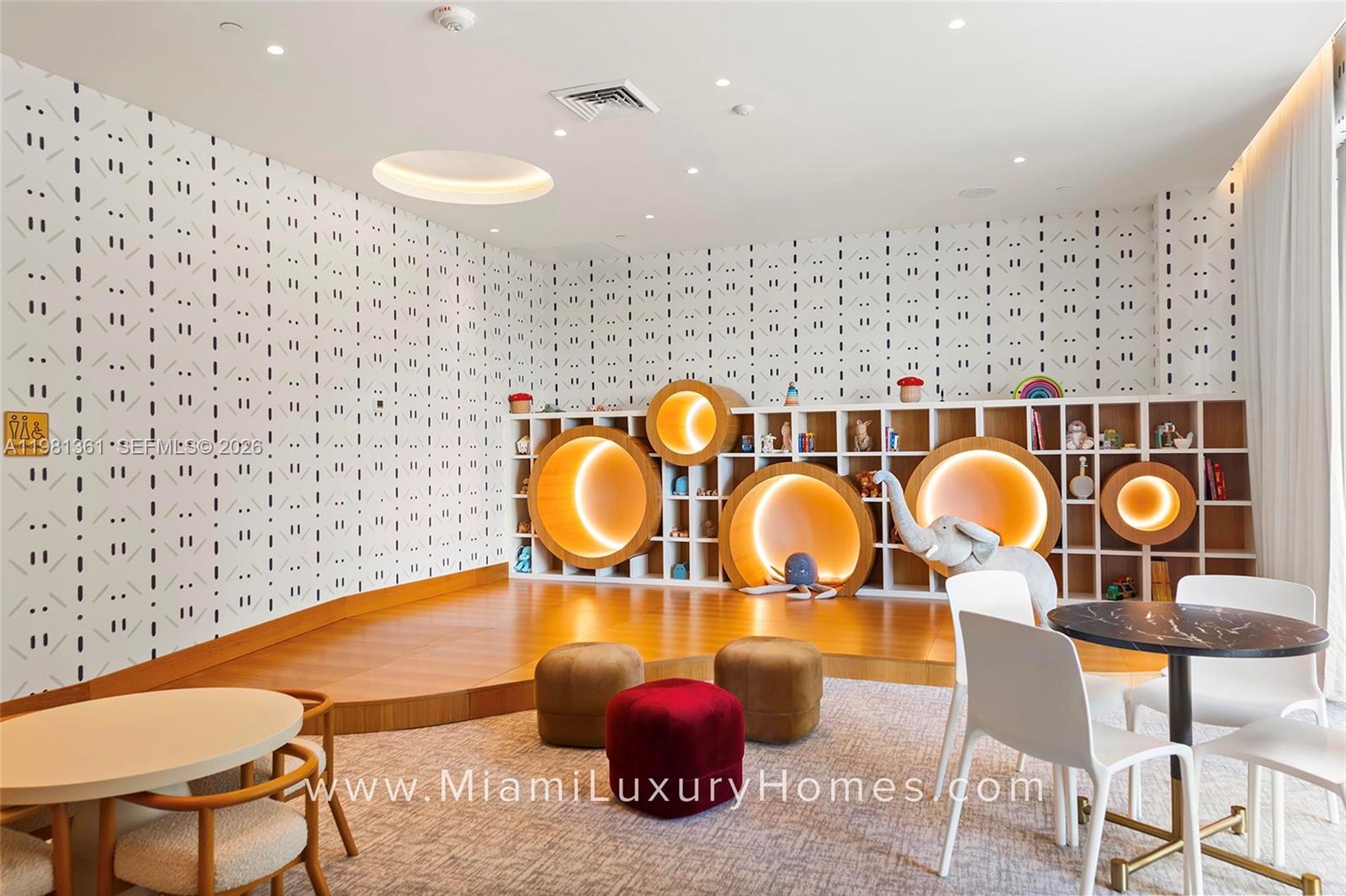 2678 Tigertail Ave #802 Coconut Grove, FL 33133