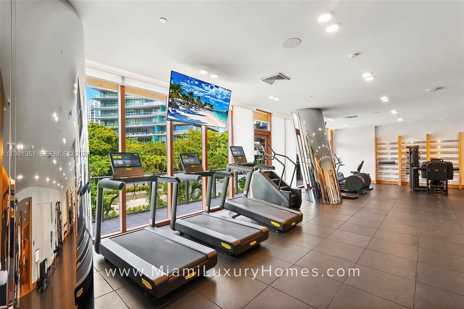 2678 Tigertail Ave #802 Coconut Grove, FL 33133