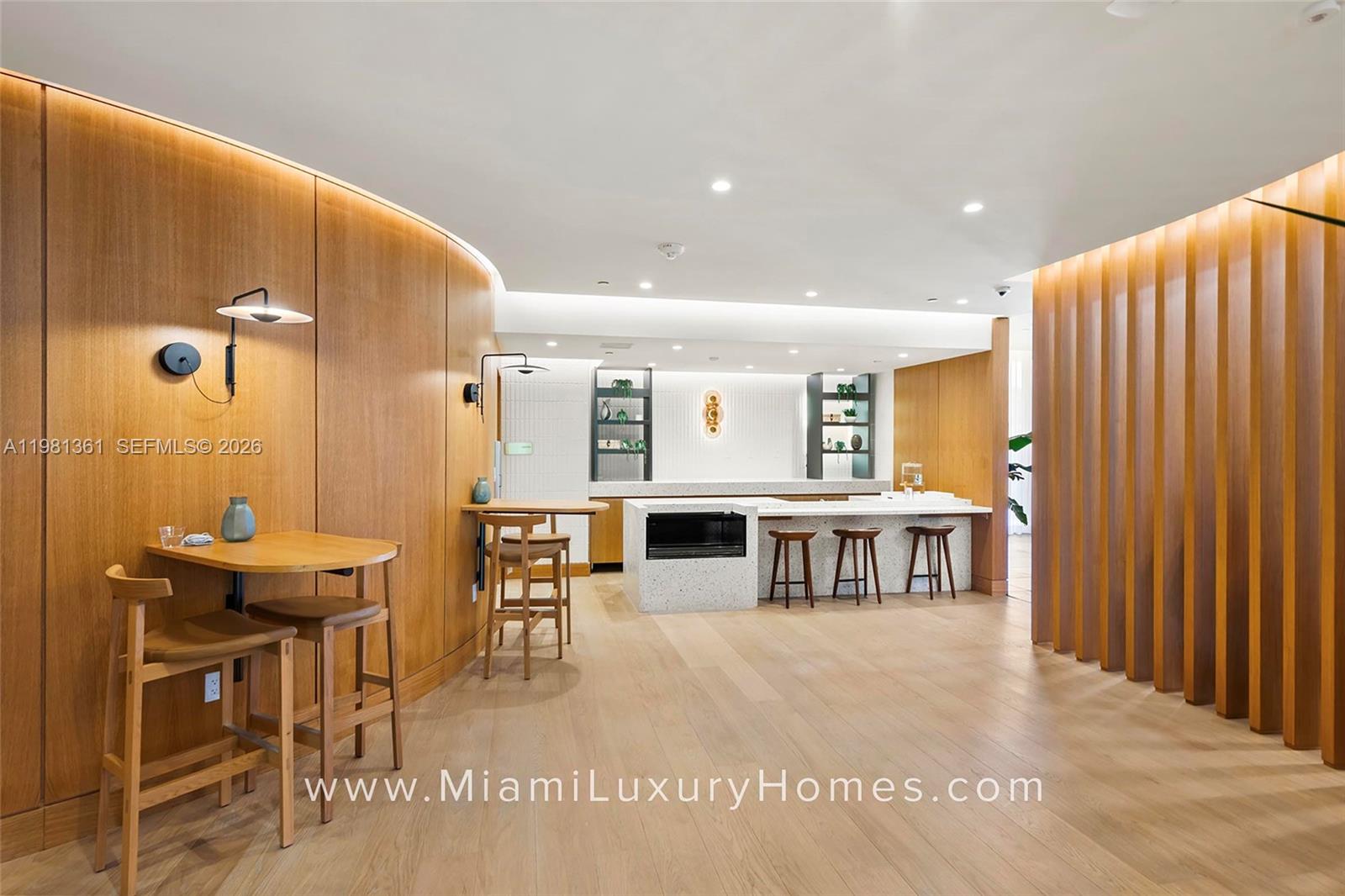 2678 Tigertail Ave #802 Coconut Grove, FL 33133