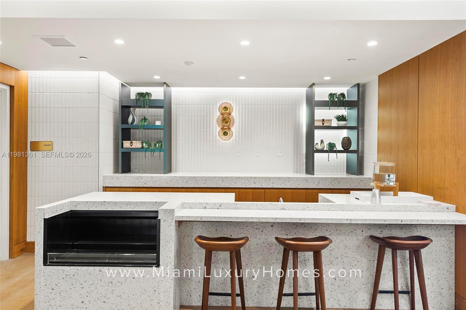 2678 Tigertail Ave #802 Coconut Grove, FL 33133