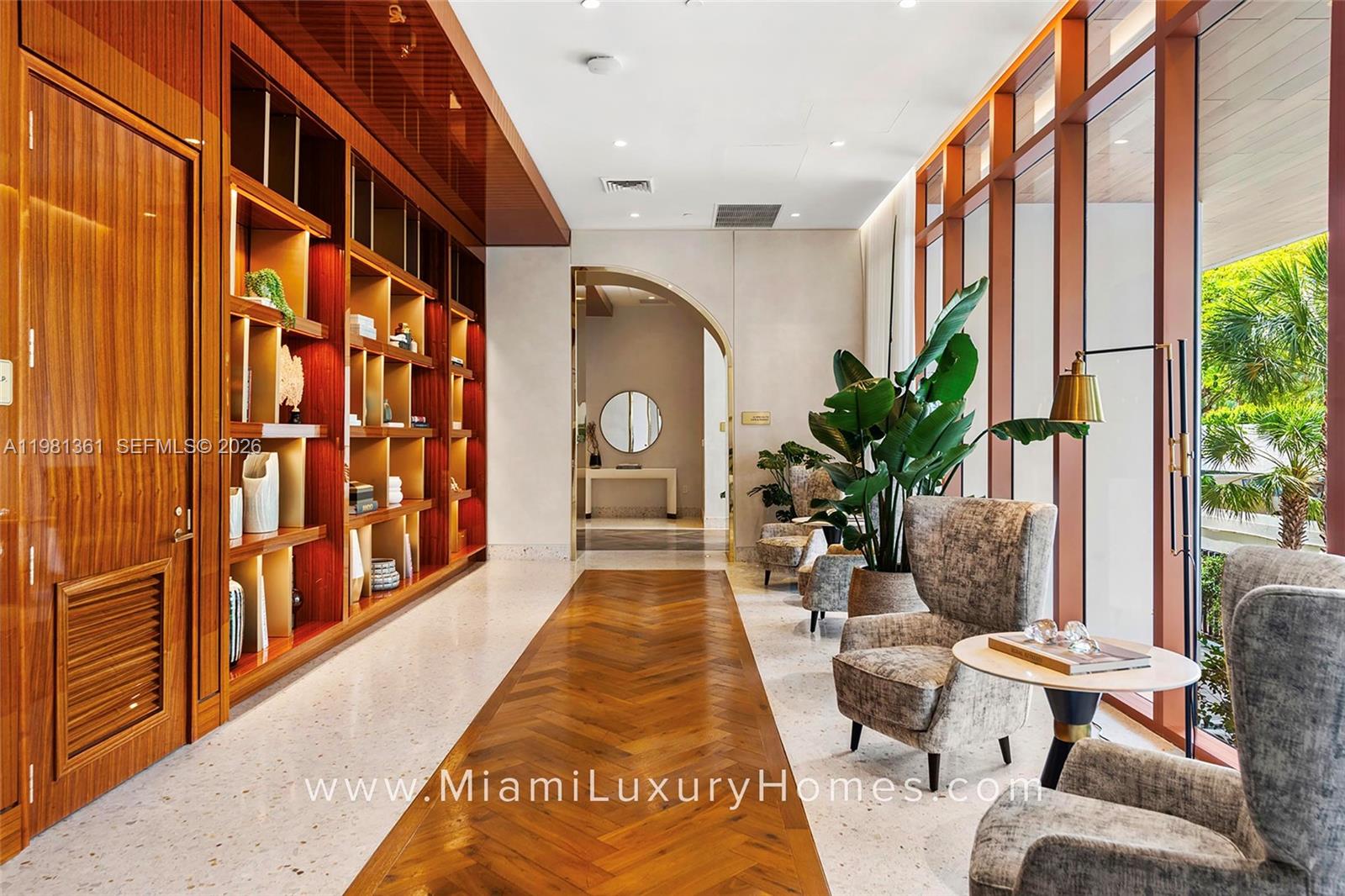 2678 Tigertail Ave #802 Coconut Grove, FL 33133