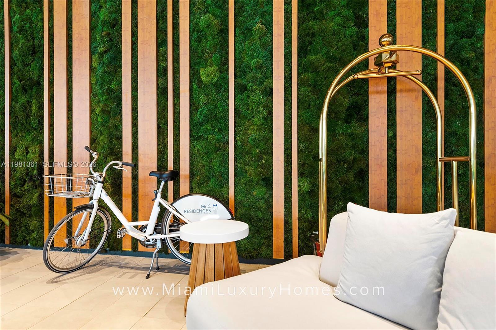 2678 Tigertail Ave #802 Coconut Grove, FL 33133