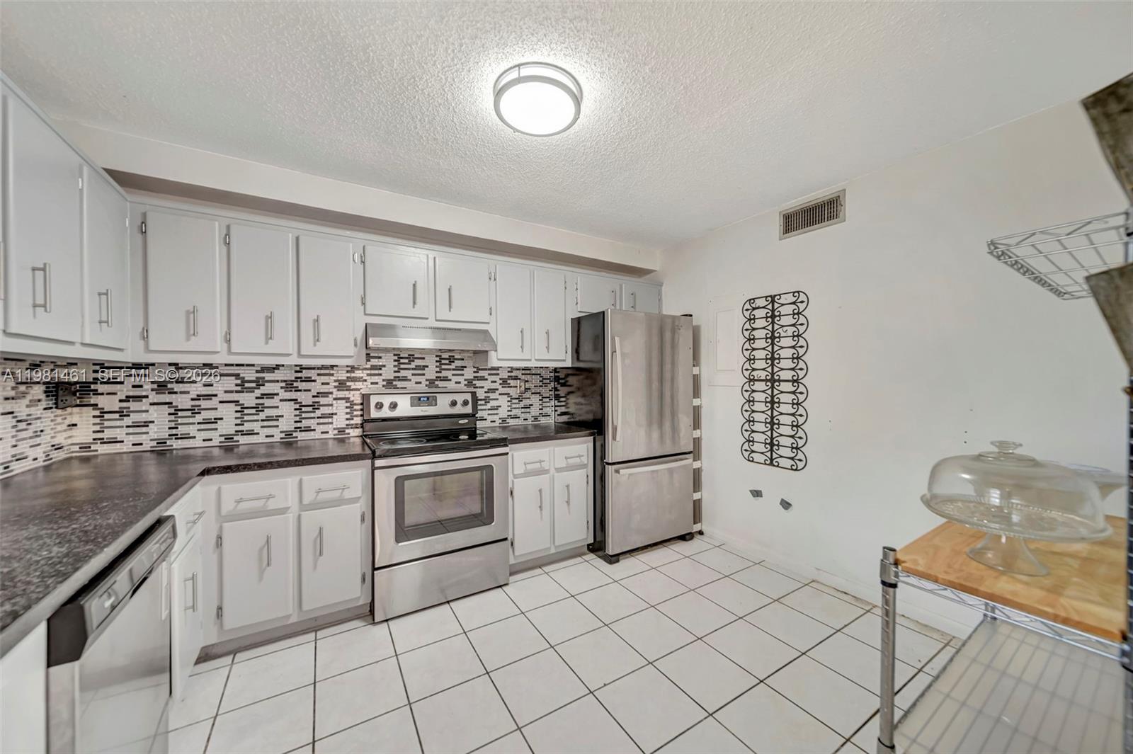 8769 SW 137th Ave Miami, FL 33183