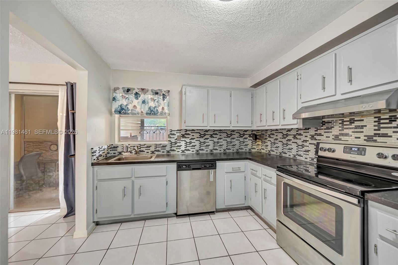 8769 SW 137th Ave Miami, FL 33183