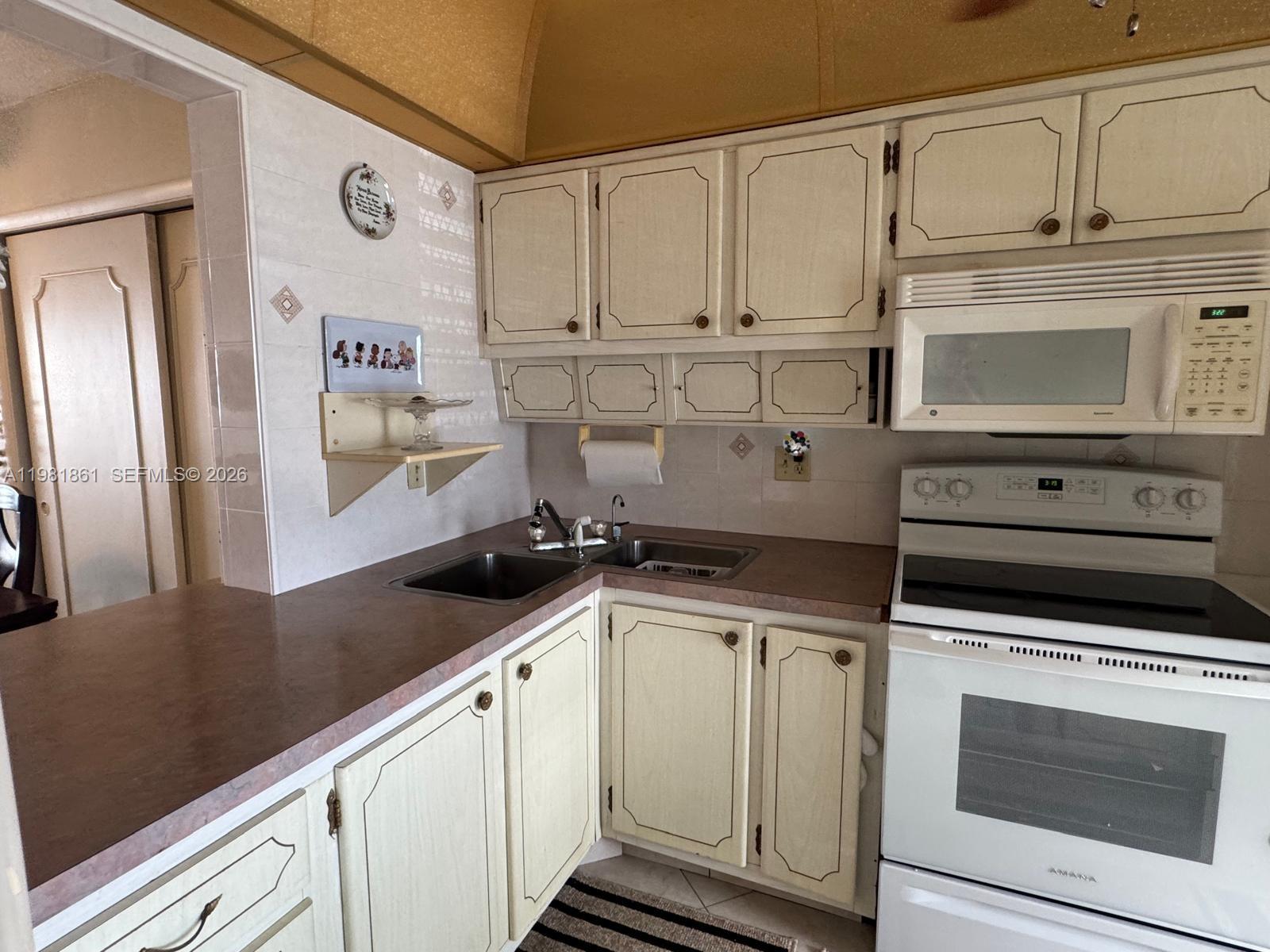 450 Paradise Isle Blvd #209 Hallandale Beach, FL 33009