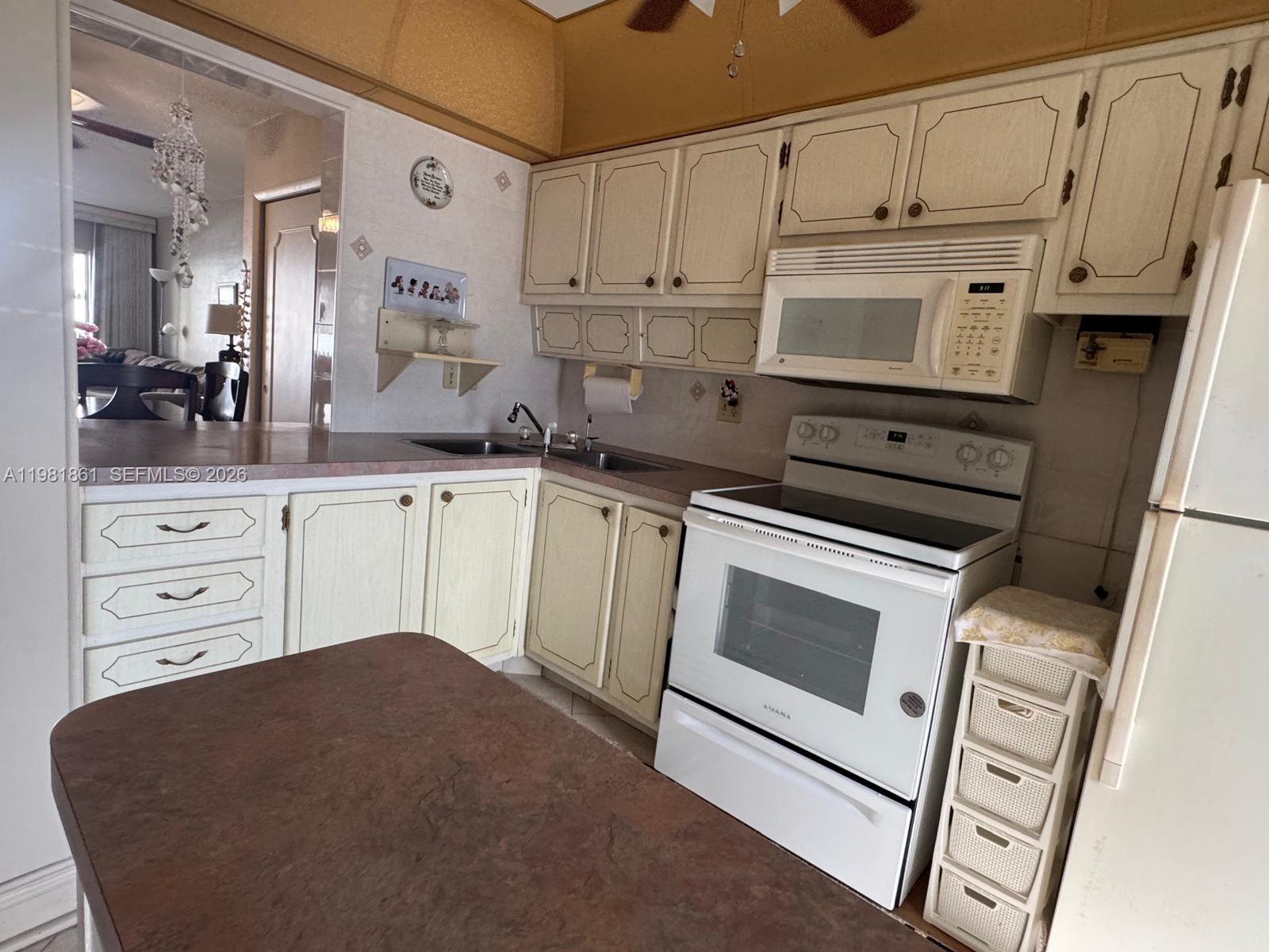 450 Paradise Isle Blvd #209 Hallandale Beach, FL 33009