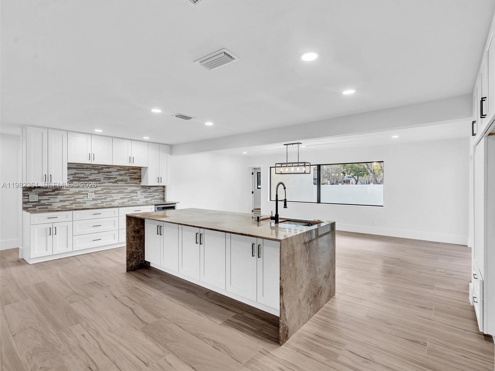 1501 NW 109th Ter Pembroke Pines, FL 33026