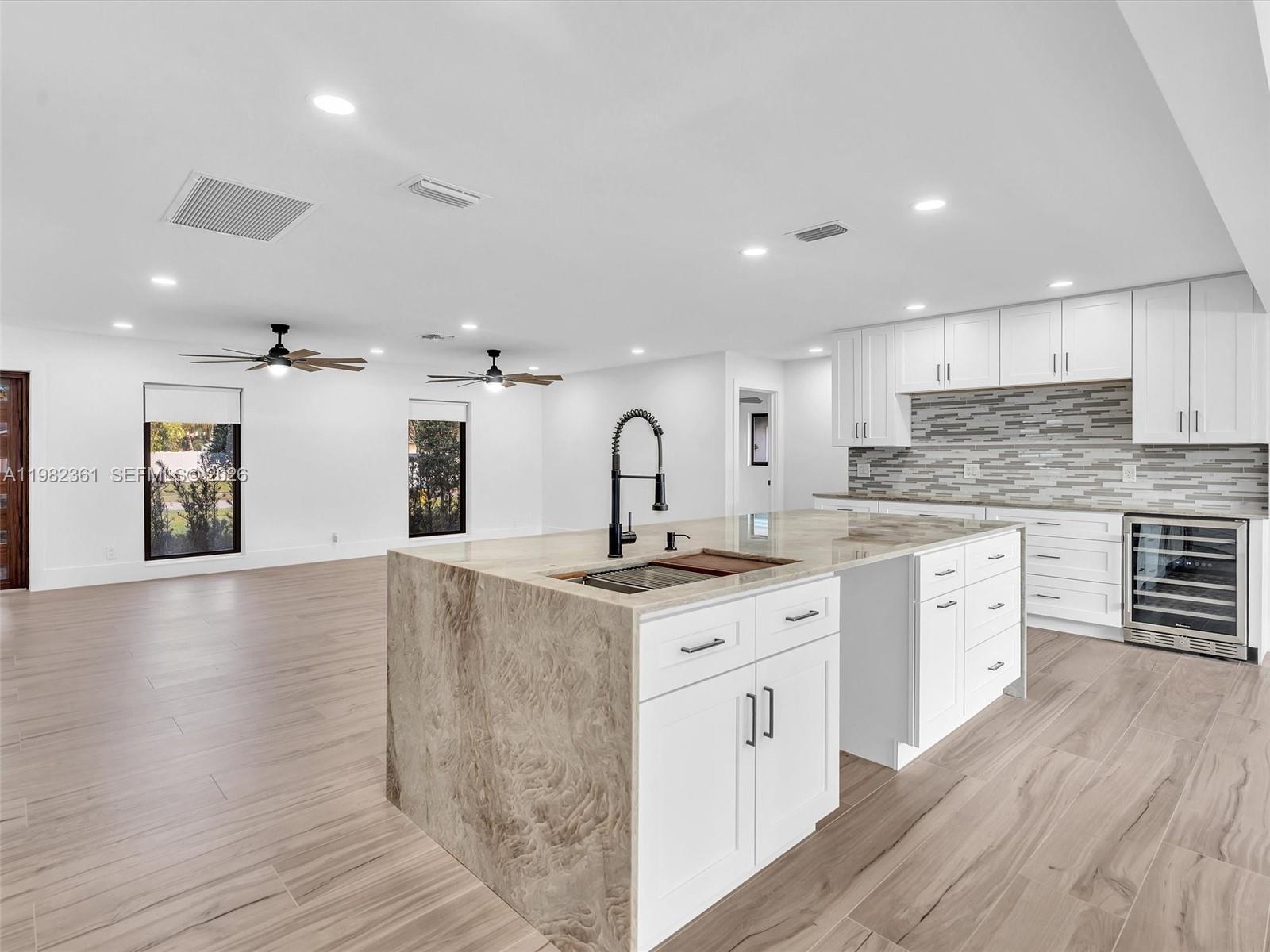 1501 NW 109th Ter Pembroke Pines, FL 33026