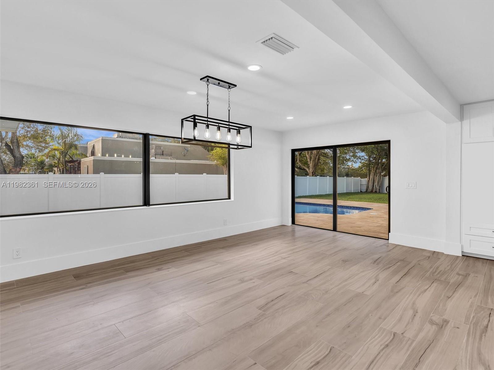 1501 NW 109th Ter Pembroke Pines, FL 33026