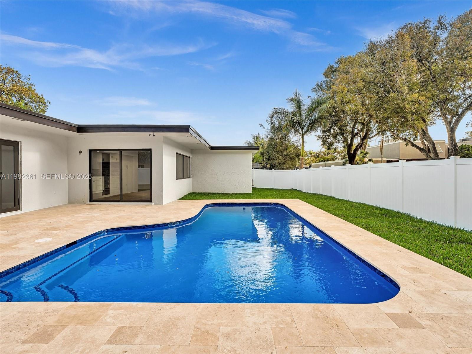 1501 NW 109th Ter Pembroke Pines, FL 33026