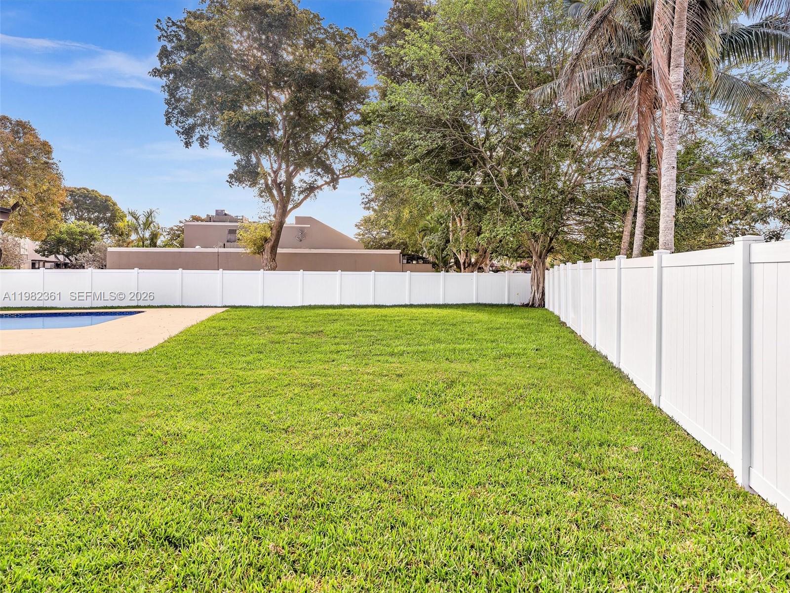 1501 NW 109th Ter Pembroke Pines, FL 33026