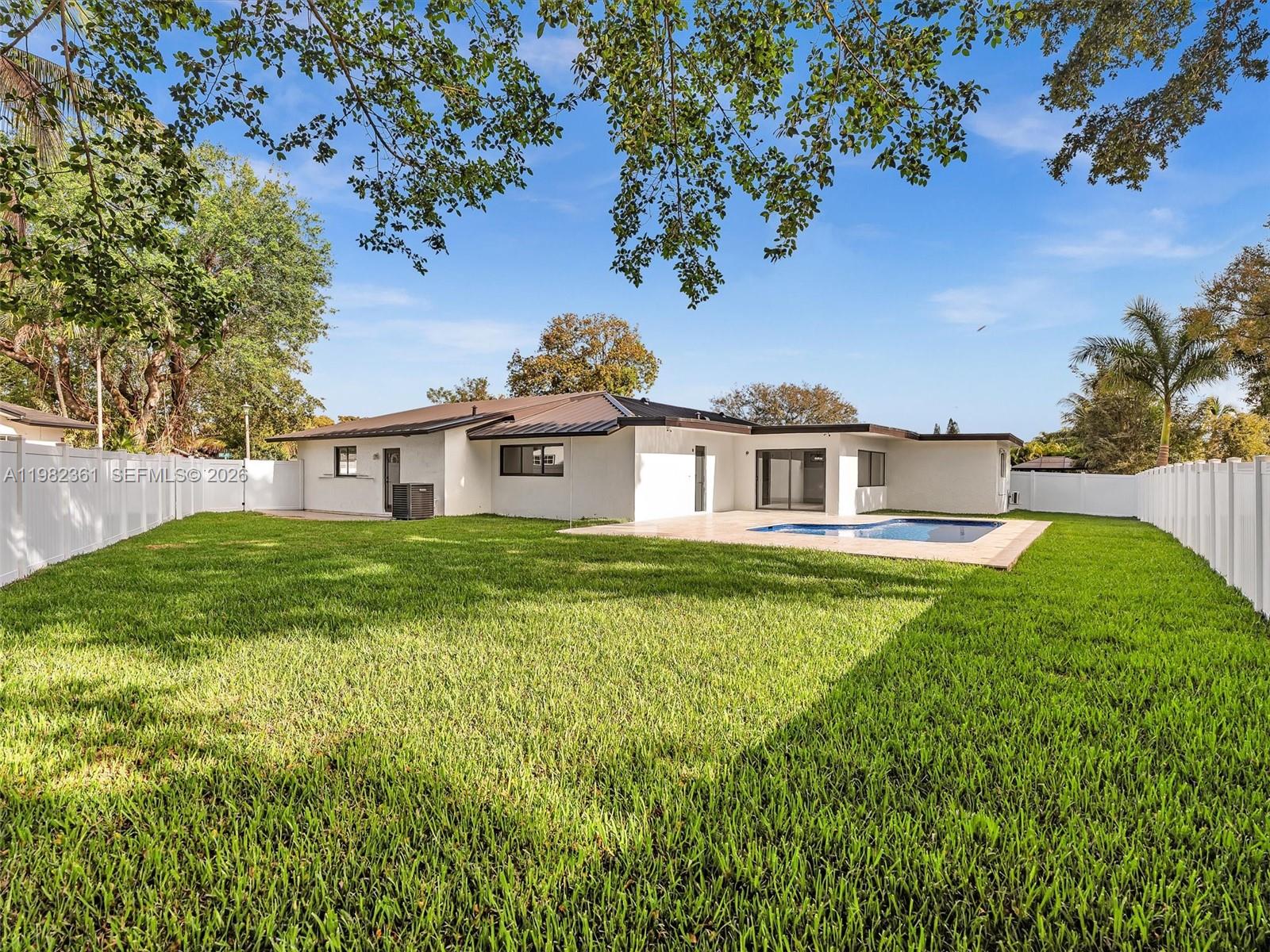 1501 NW 109th Ter Pembroke Pines, FL 33026