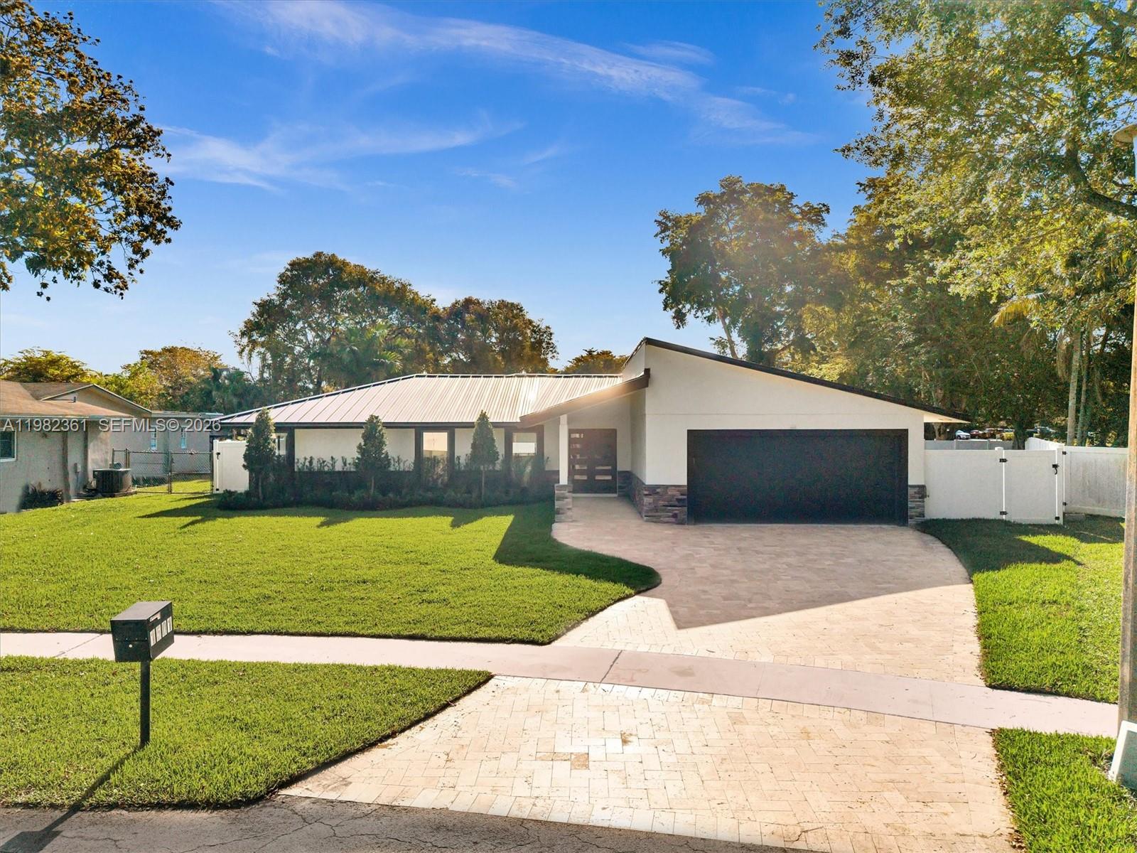 1501 NW 109th Ter Pembroke Pines, FL 33026