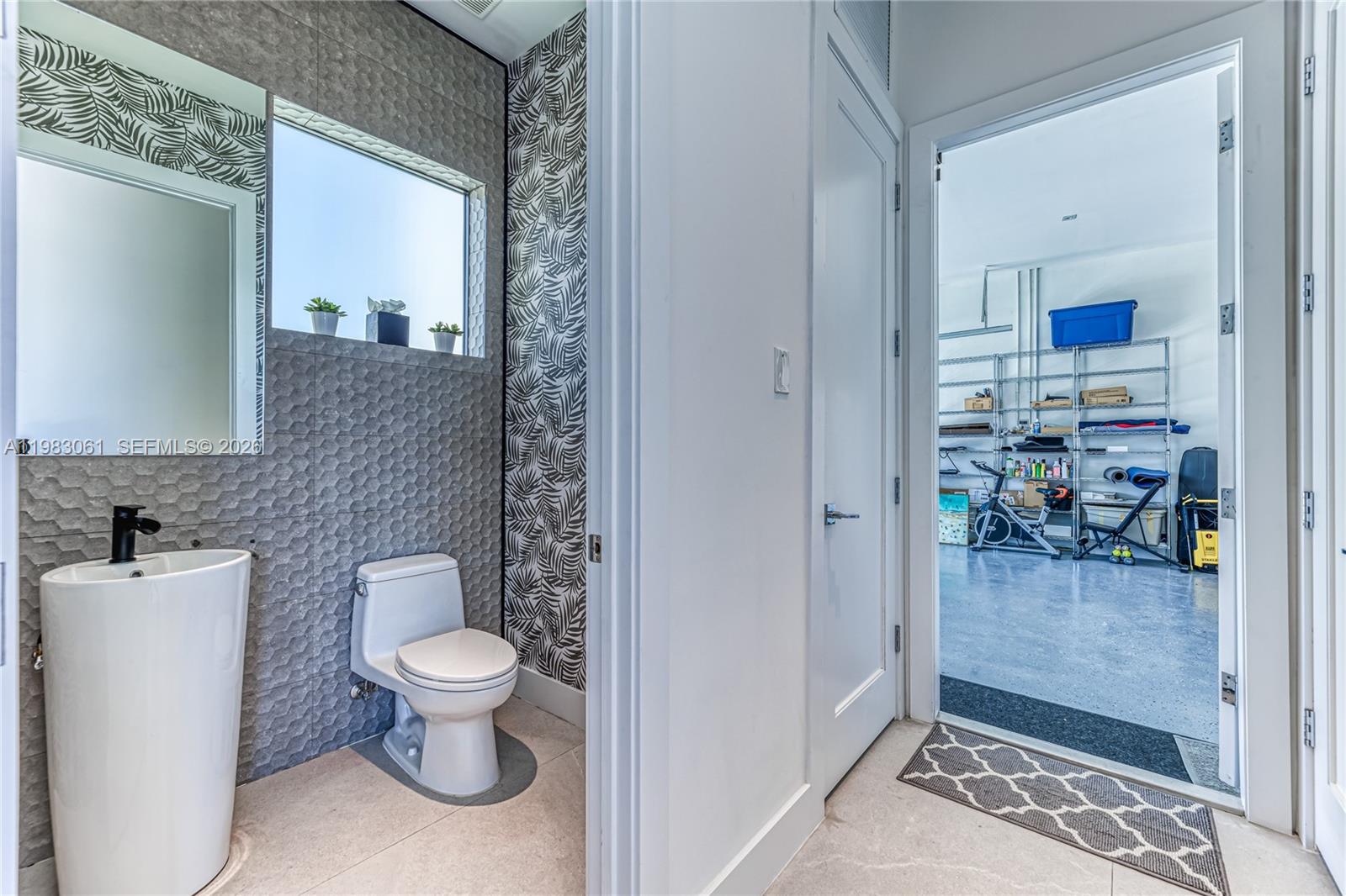 2817 NE 35th St Fort Lauderdale, FL 33306