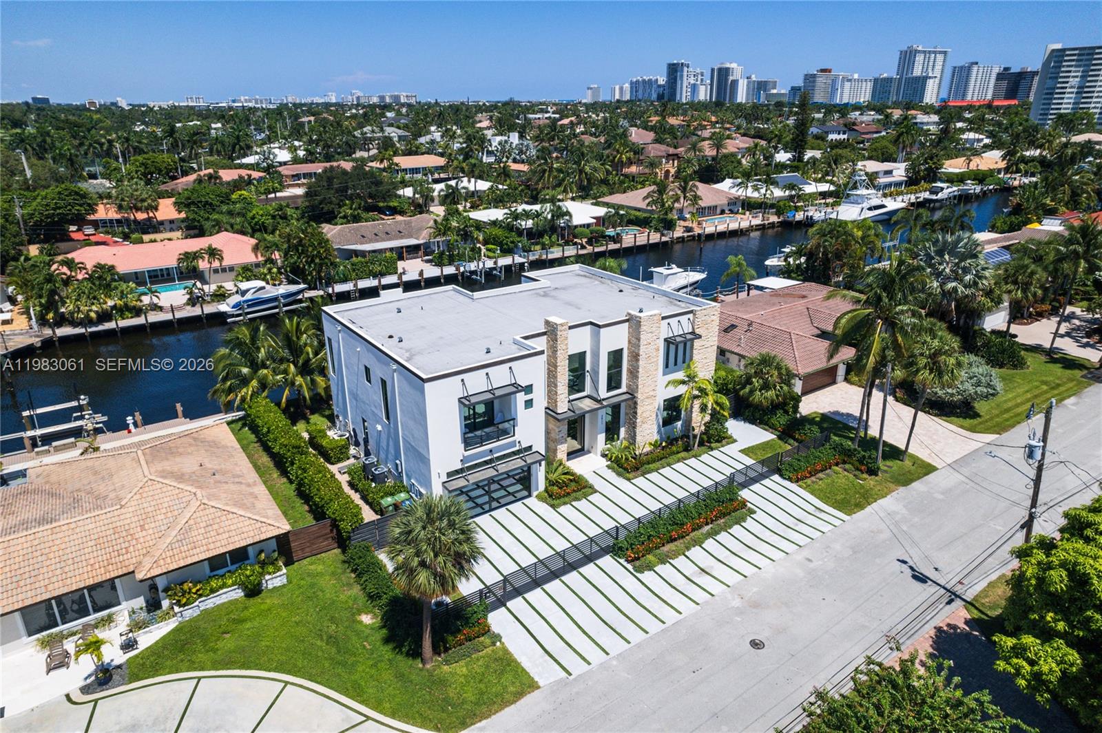 2817 NE 35th St Fort Lauderdale, FL 33306