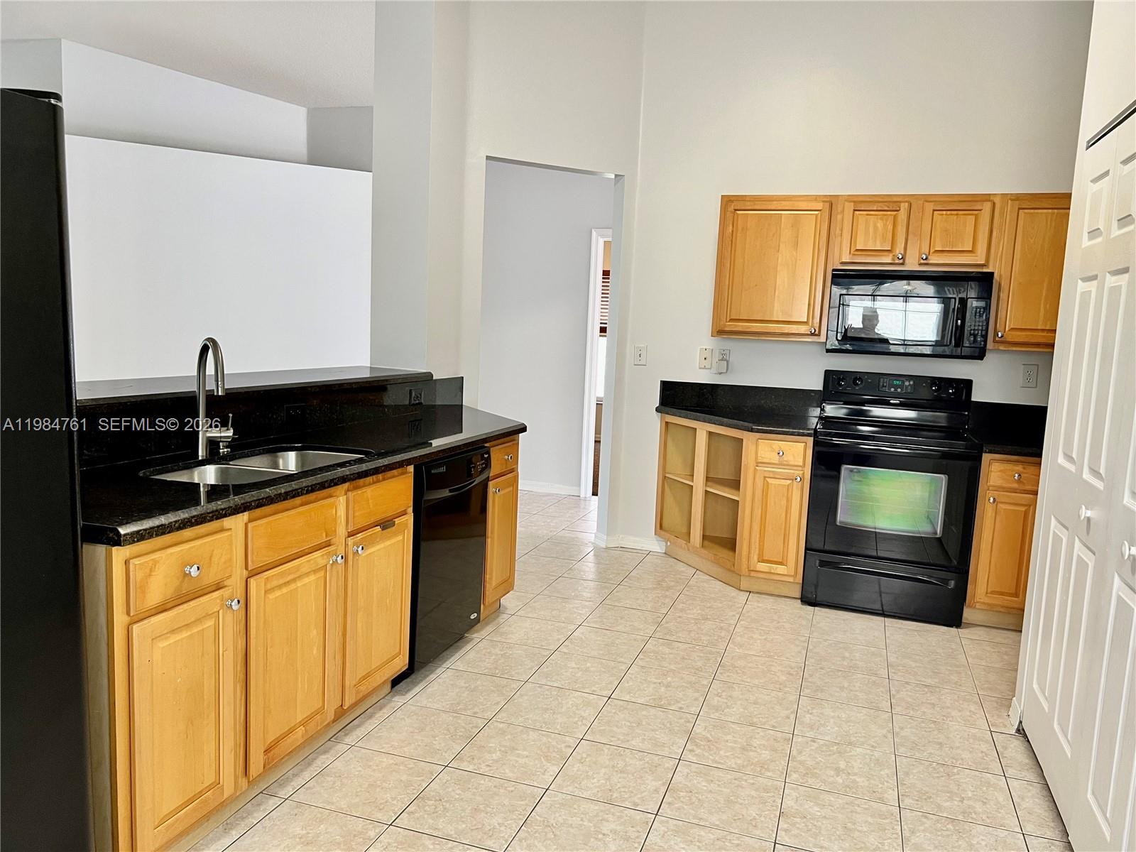 11854 SW 8th St Pembroke Pines, FL 33025