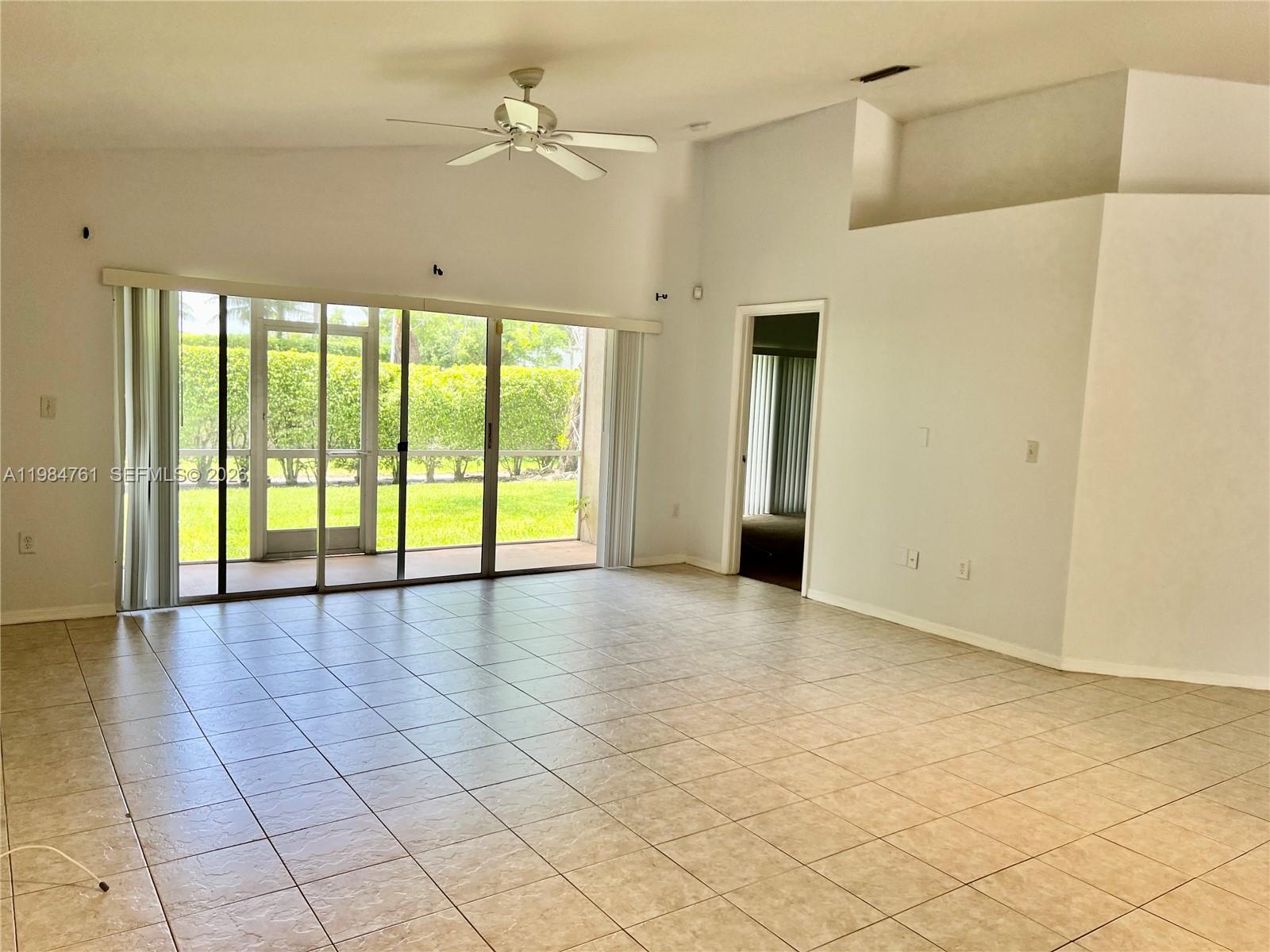 11854 SW 8th St Pembroke Pines, FL 33025