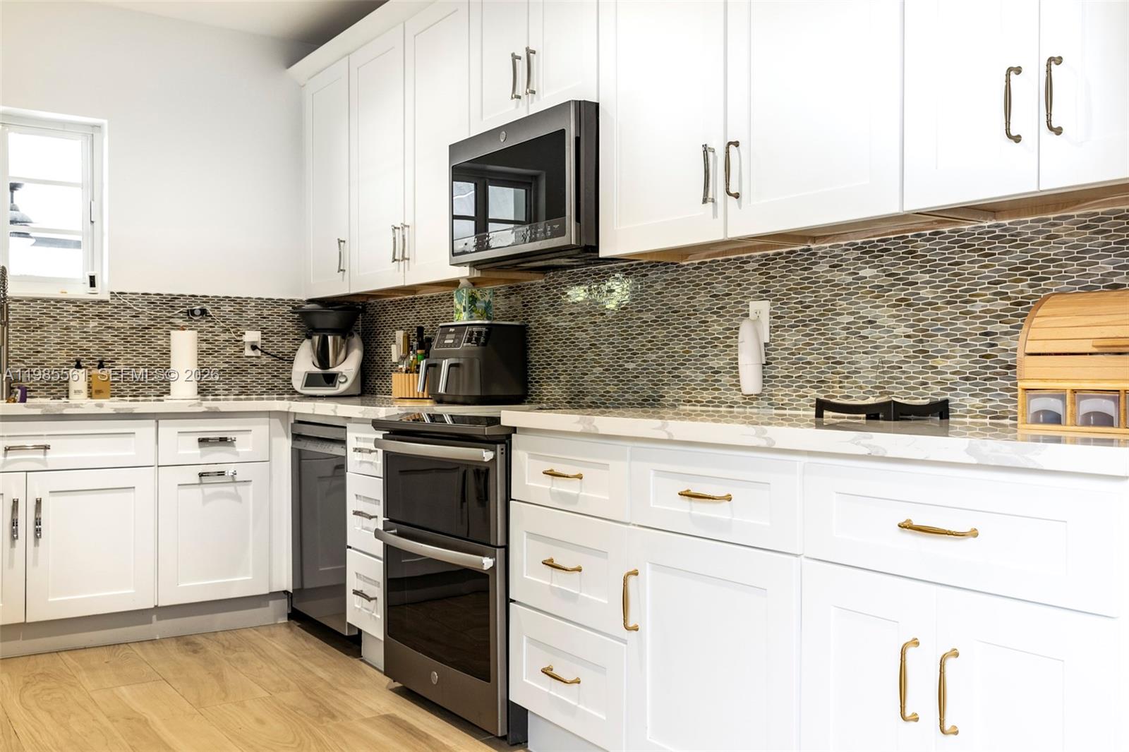 2397 SW 13th St Miami, FL 33145